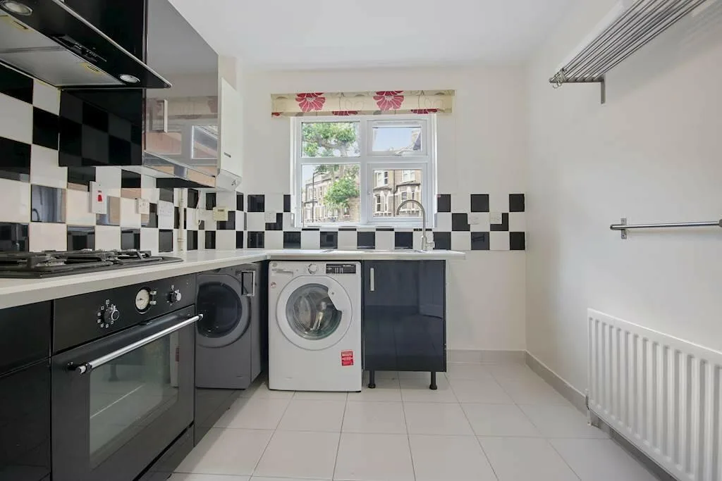 2 bedroom ground floor flat for rent