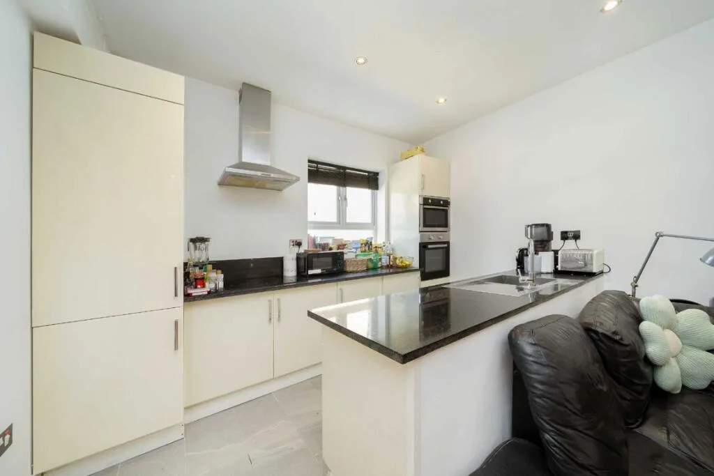 4 bedroom flat for rent