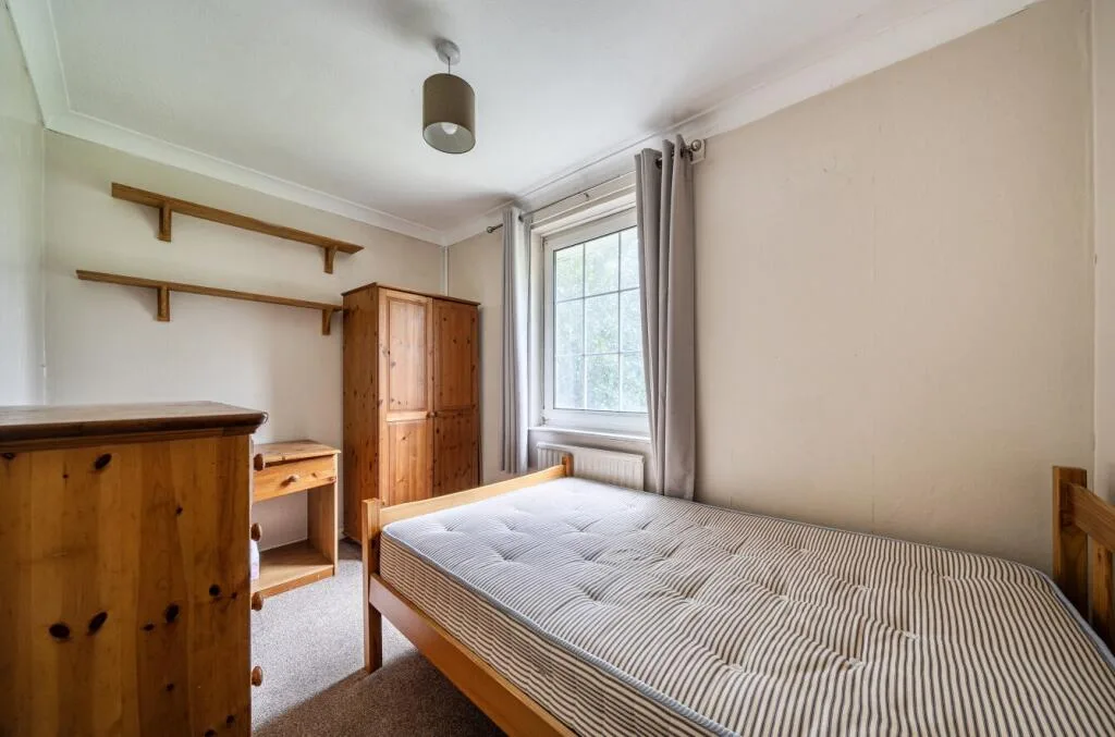 4 bedroom semi-detached house for rent