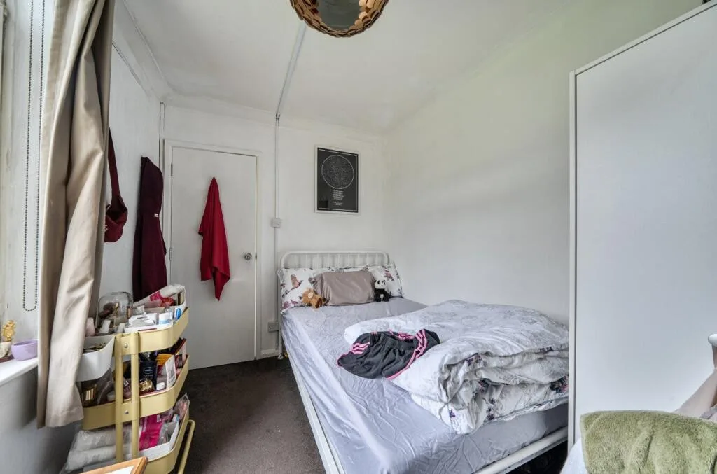 4 bedroom semi-detached house for rent