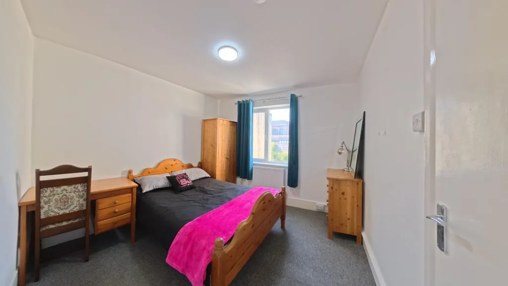 5 bedroom terraced house for rent