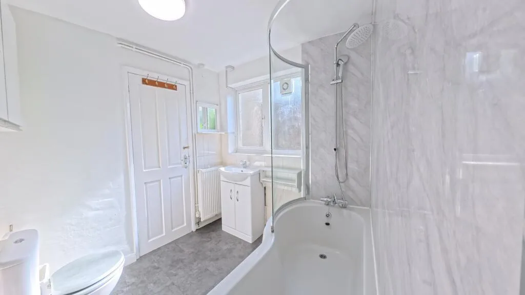 5 bedroom terraced house for rent