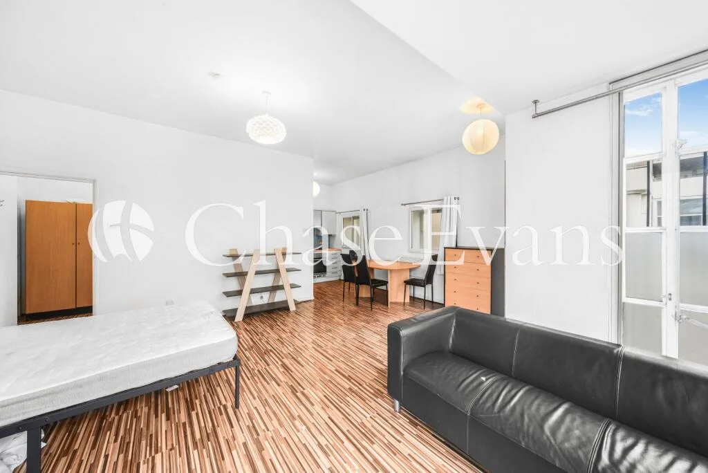 Studio flat for rent