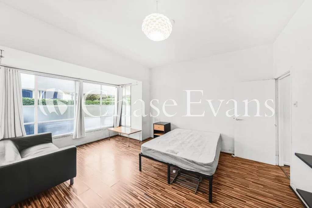 Studio flat for rent