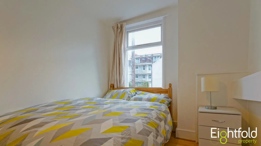 5 bedroom terraced house for rent