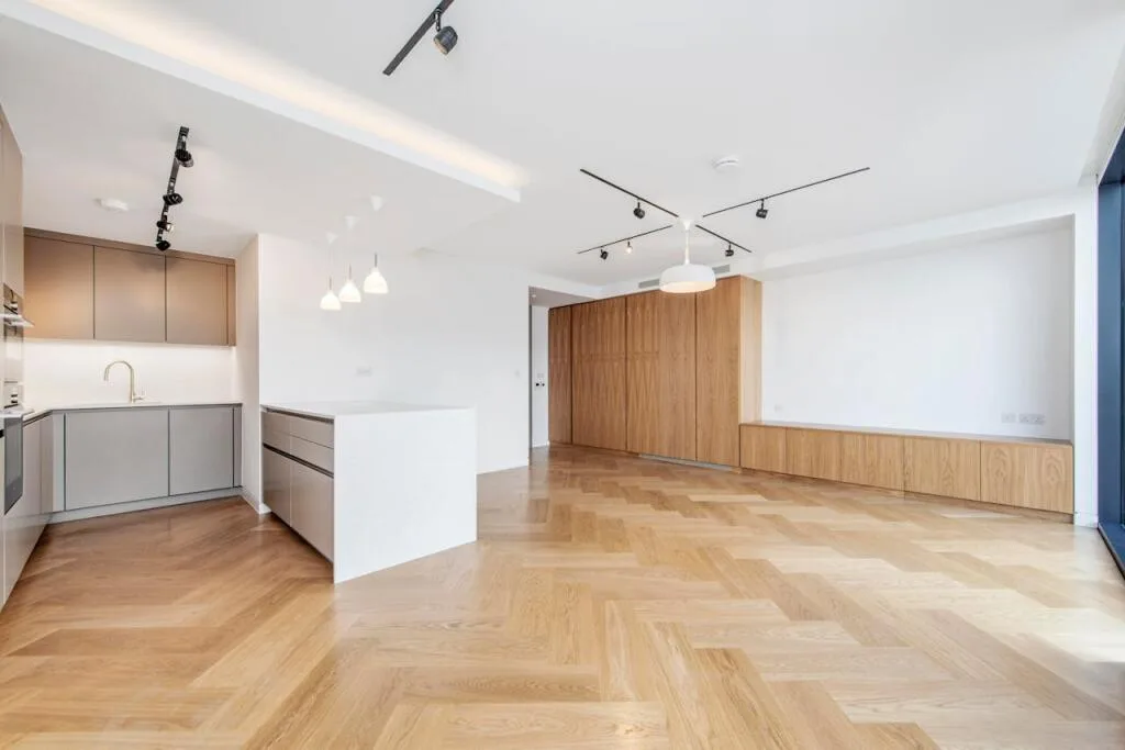 2 bedroom maisonette for rent