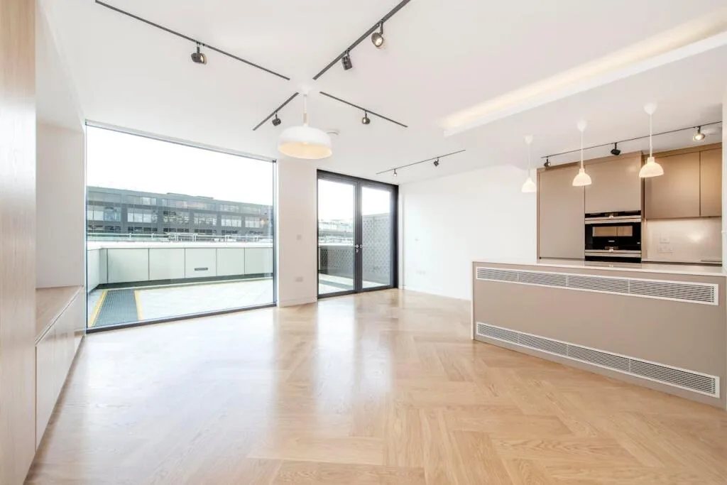 2 bedroom maisonette for rent