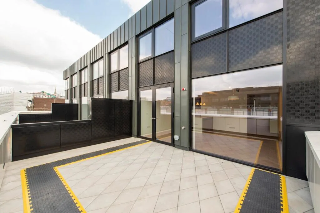 2 bedroom maisonette for rent