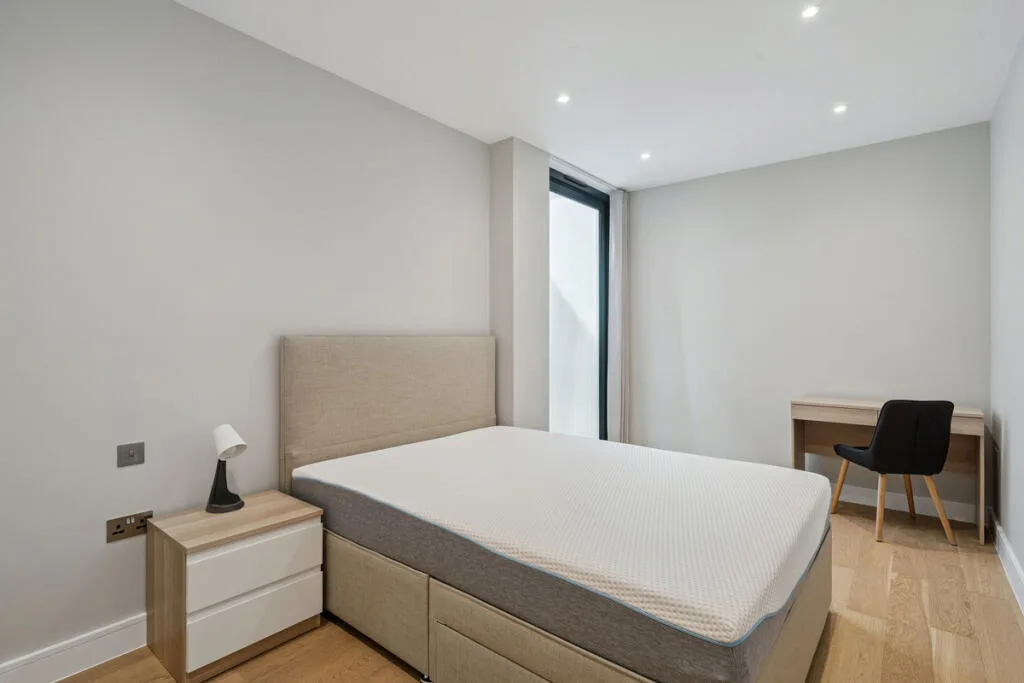 3 bedroom mews property for rent