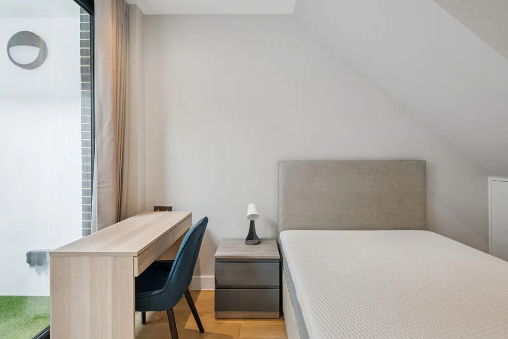 3 bedroom mews property for rent