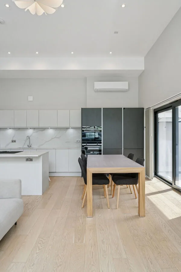 3 bedroom mews property for rent