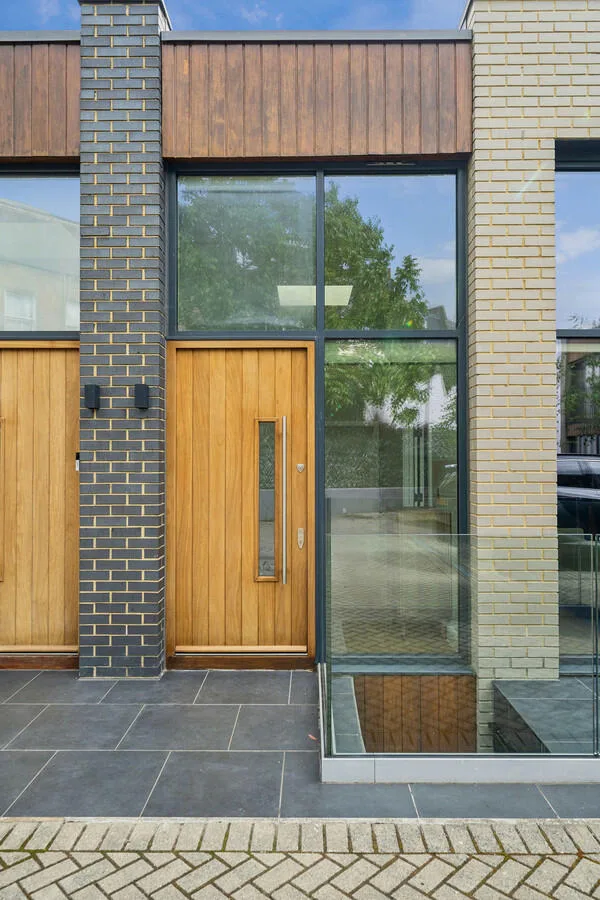 3 bedroom mews property for rent