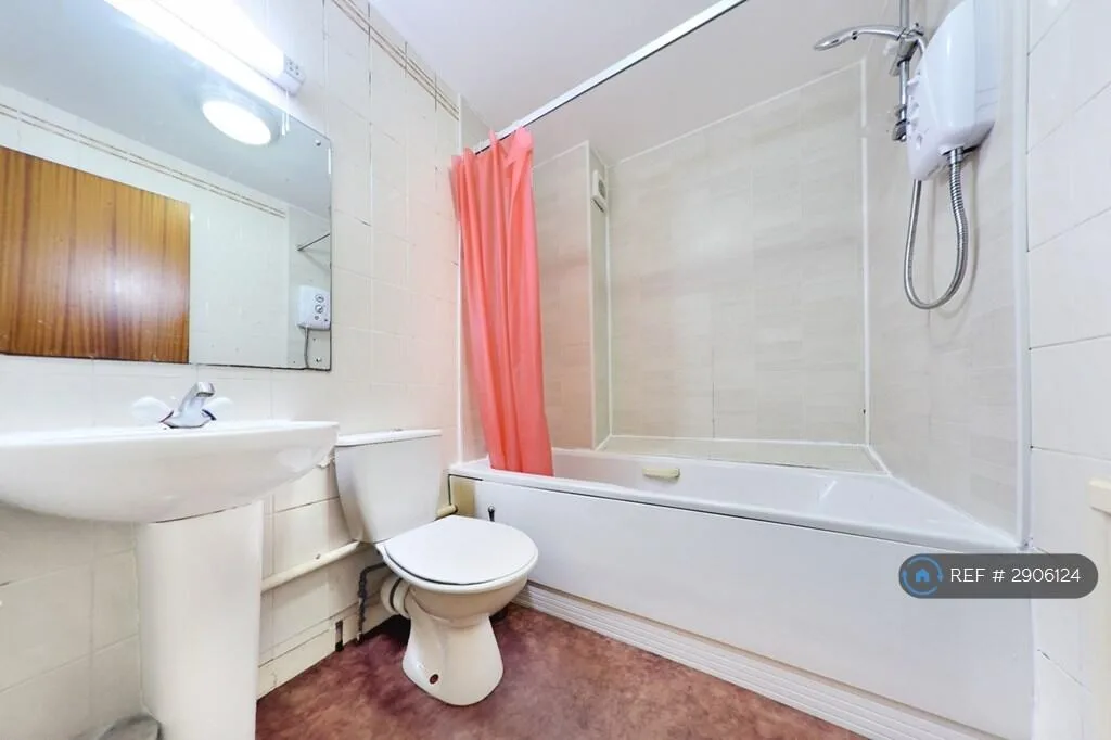 3 bedroom flat for rent