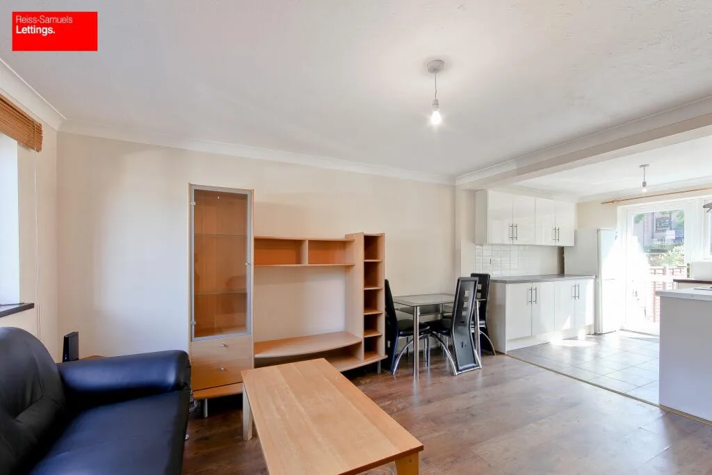 4 bedroom terraced house for rent
