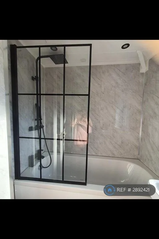 4 bedroom semi-detached house for rent