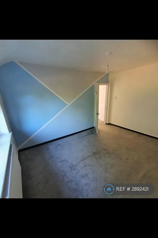 4 bedroom semi-detached house for rent