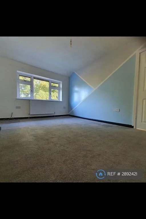 4 bedroom semi-detached house for rent