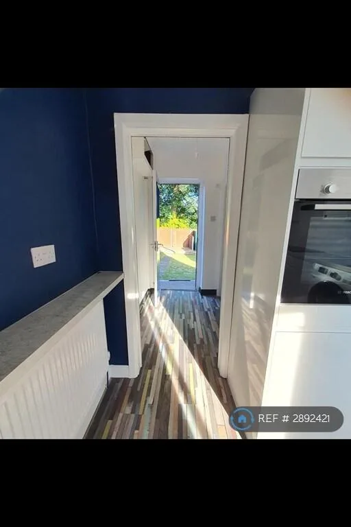 4 bedroom semi-detached house for rent