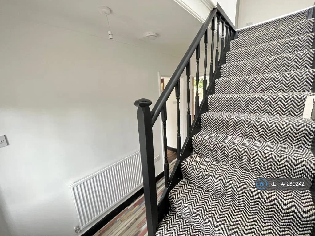 4 bedroom semi-detached house for rent