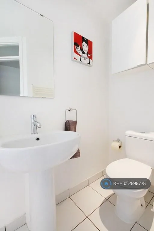 4 bedroom semi-detached house for rent