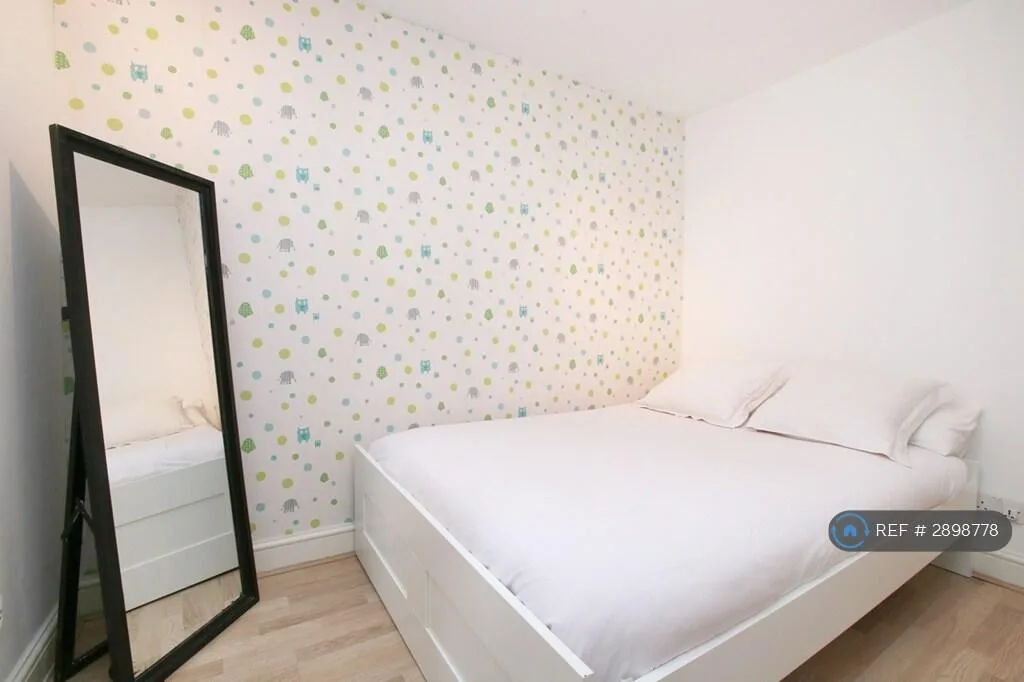 4 bedroom semi-detached house for rent