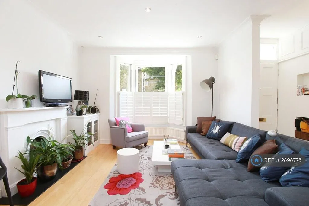 4 bedroom semi-detached house for rent