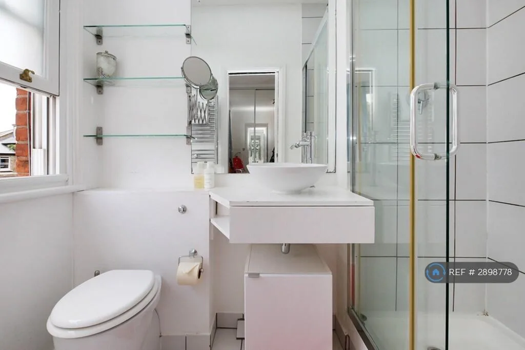 4 bedroom semi-detached house for rent