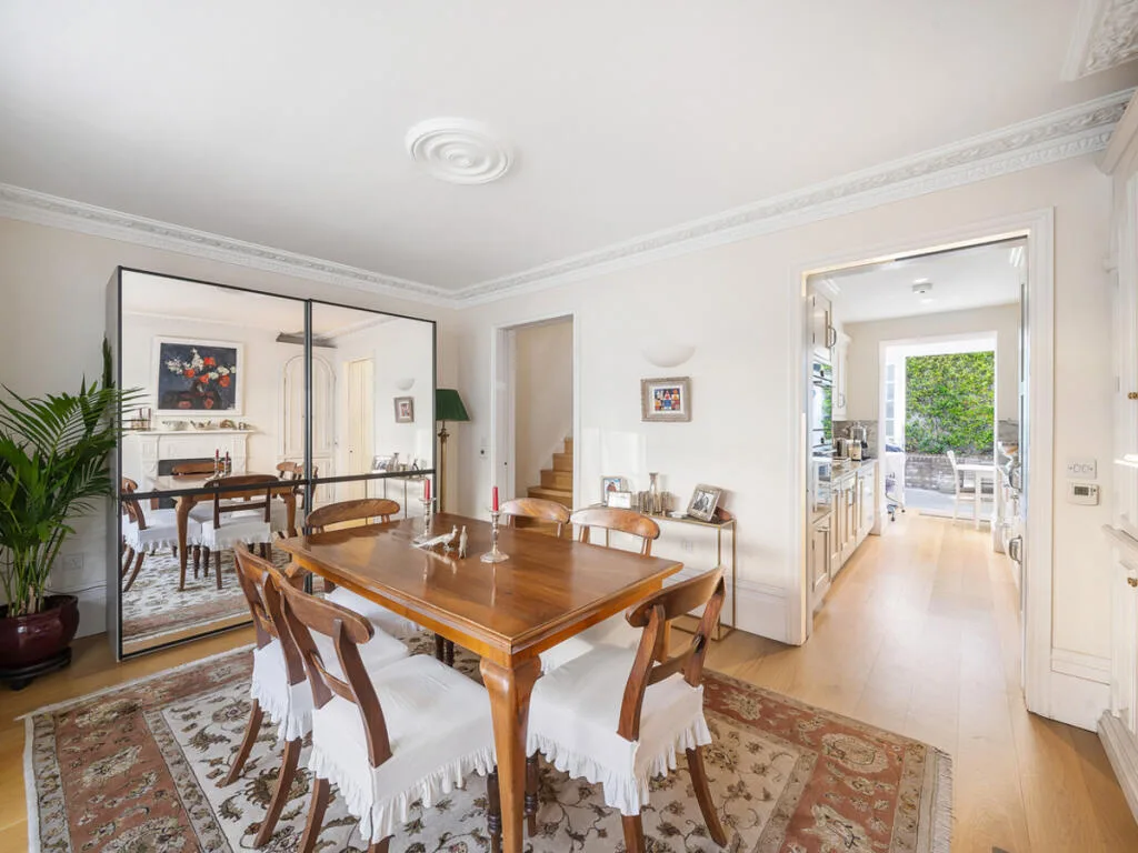 4 bedroom end of terrace house for rent