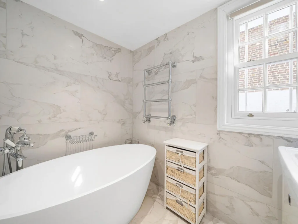 4 bedroom end of terrace house for rent