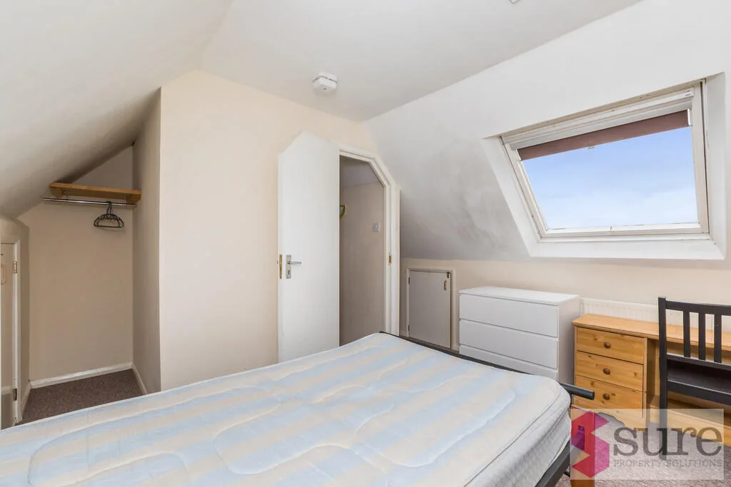 5 bedroom semi-detached house for rent
