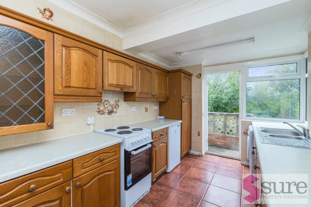 5 bedroom semi-detached house for rent