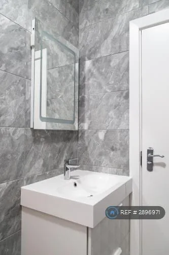 1 bedroom house share for rent