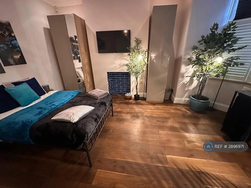 1 bedroom house share for rent