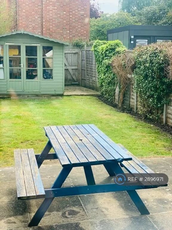 1 bedroom house share for rent