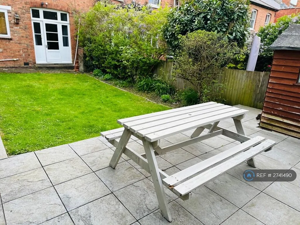 1 bedroom house share for rent
