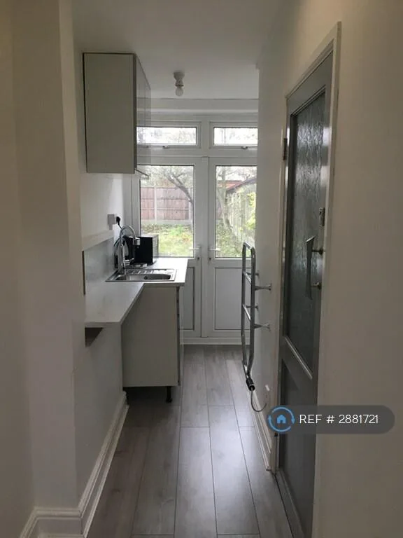 Studio flat for rent