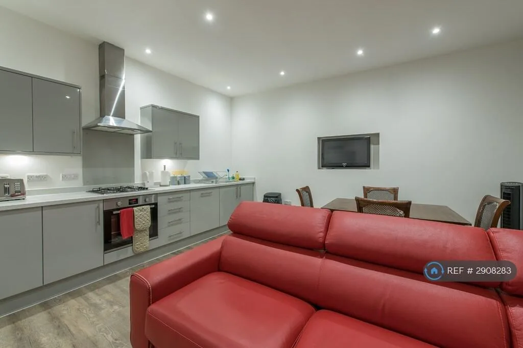 3 bedroom flat for rent