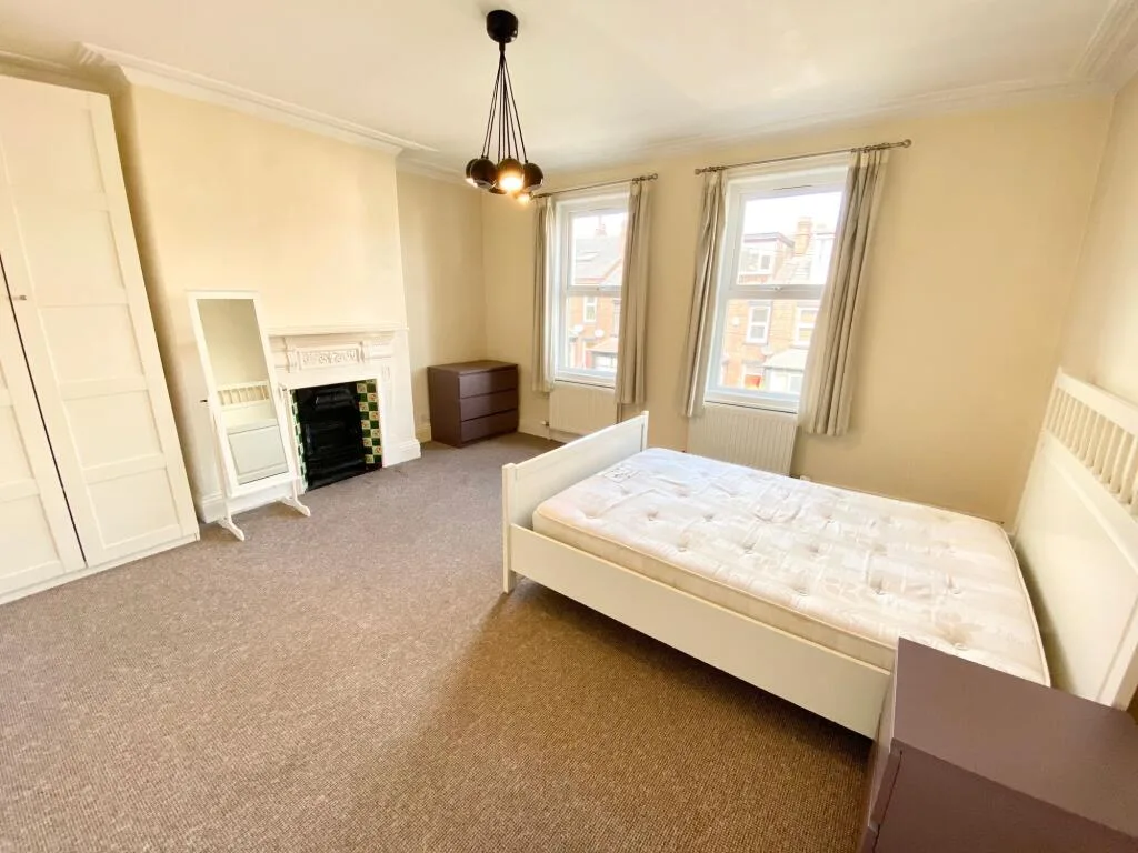 4 bedroom terraced house for rent