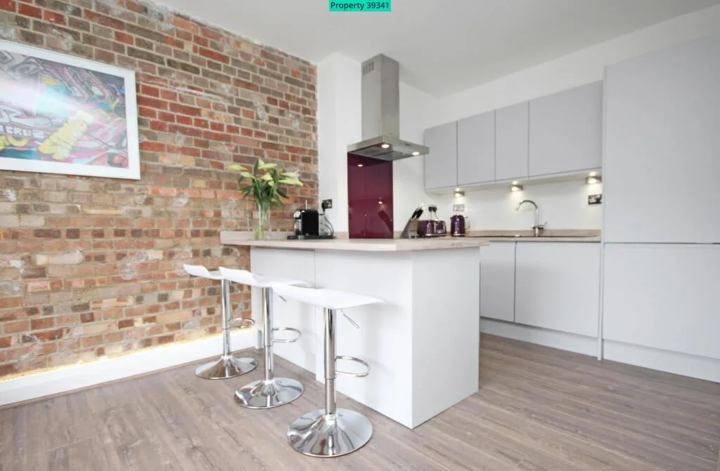 3 bedroom maisonette for rent