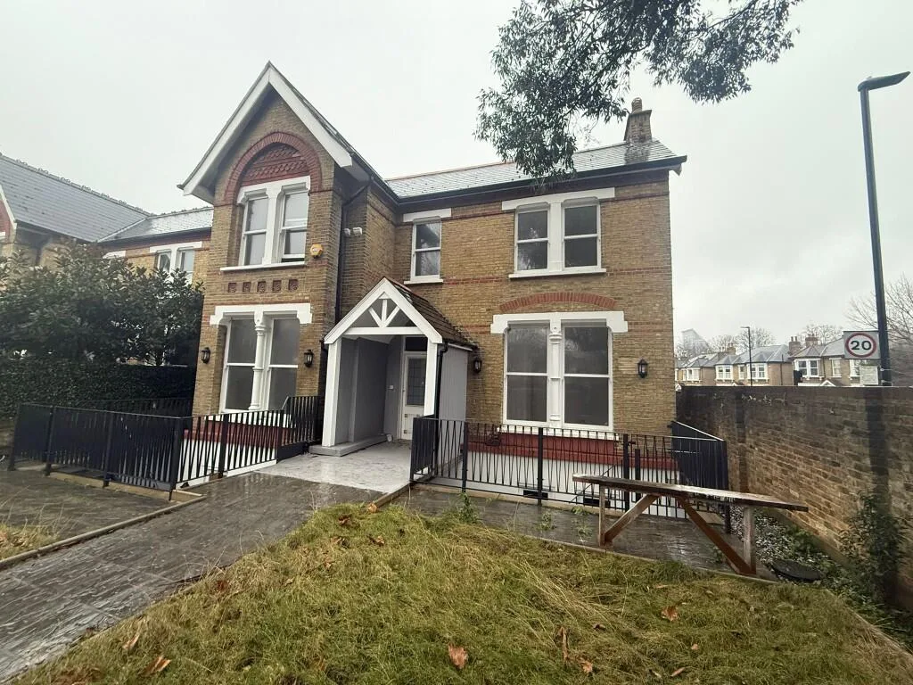2 bedroom ground floor flat for rent