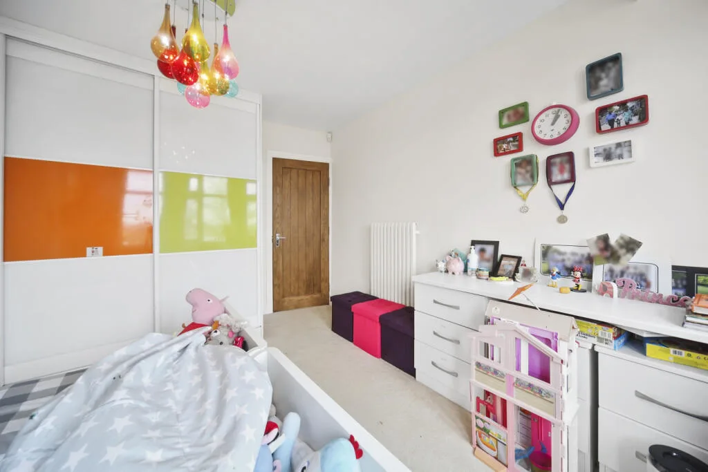 3 bedroom semi-detached house for rent