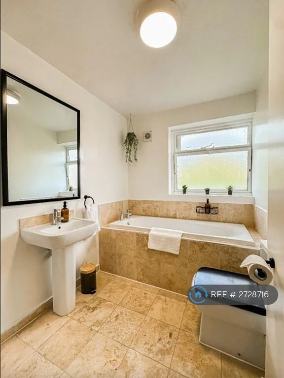 4 bedroom flat for rent