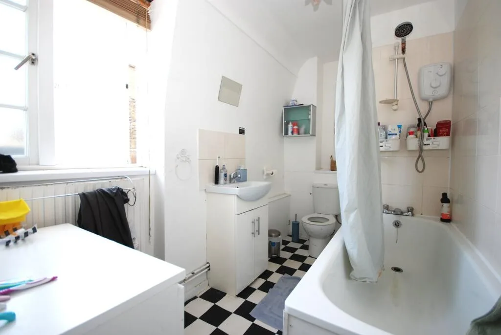 4 bedroom flat for rent