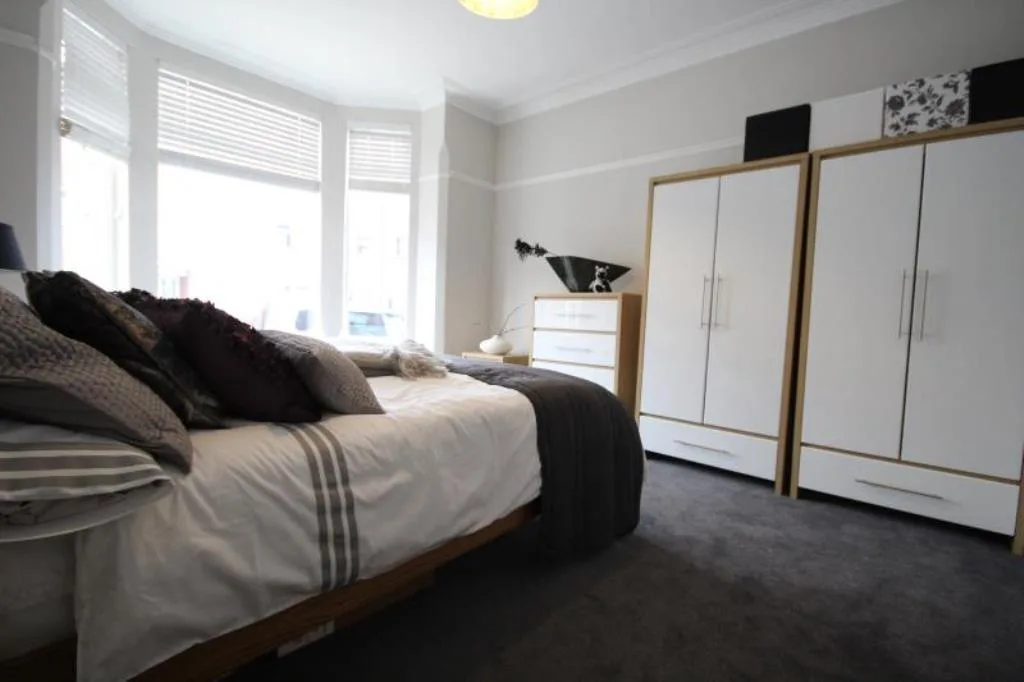 1 bedroom house share for rent