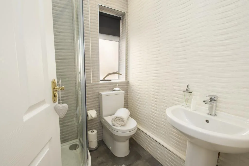 1 bedroom house share for rent