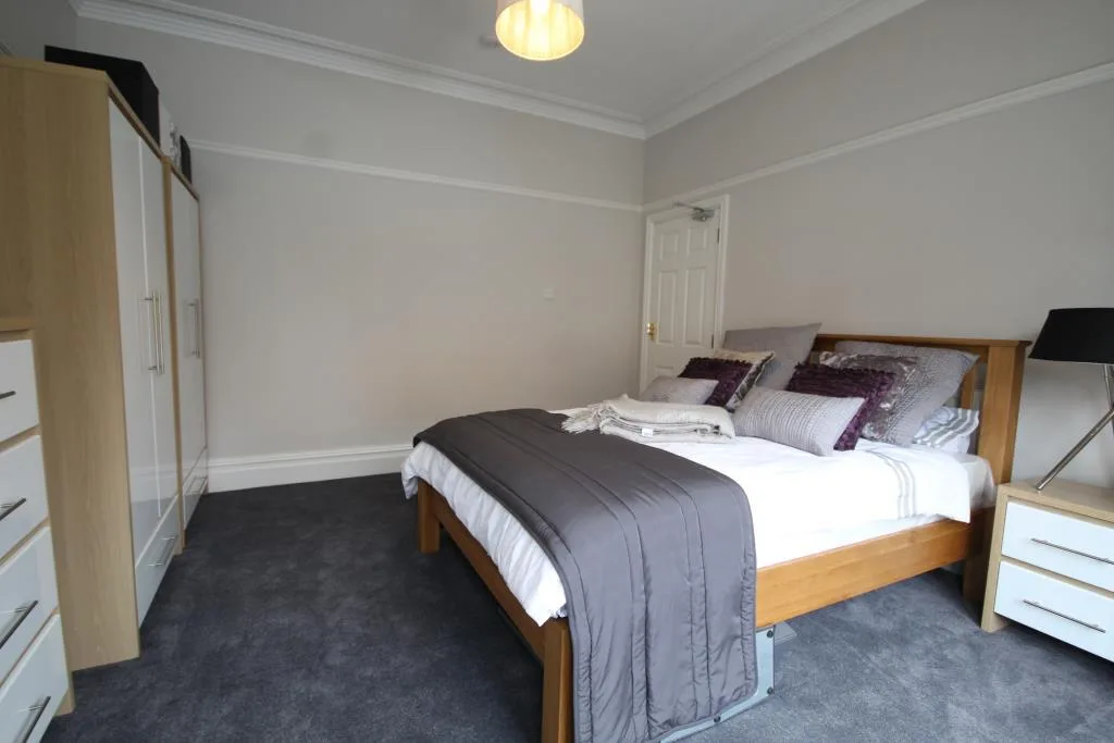 1 bedroom house share for rent