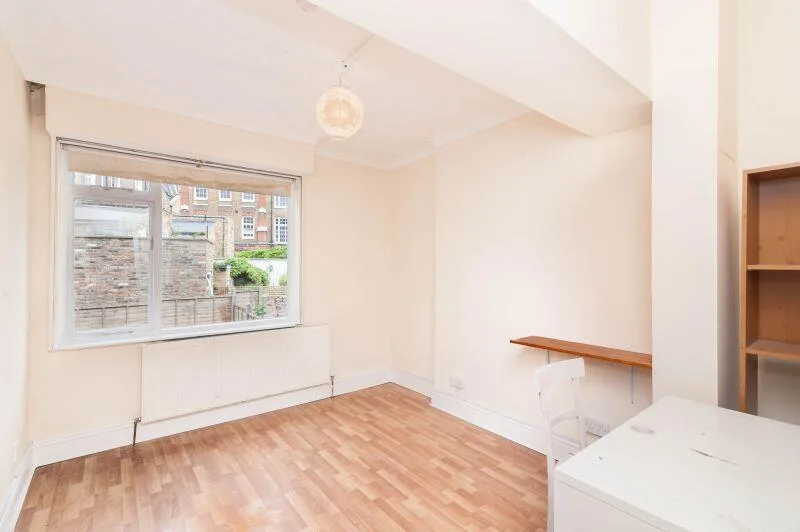 4 bedroom flat for rent
