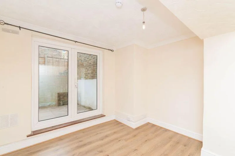 4 bedroom flat for rent