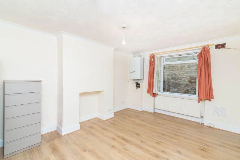 4 bedroom flat for rent