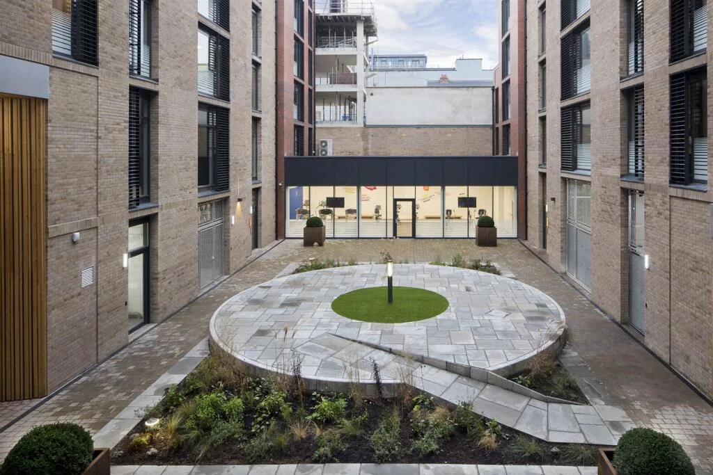5 bedroom apartment for rent